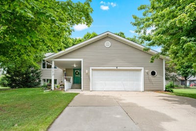 /international/us/4151-valley-view-street-saint-bonifacius-mn-110109142648/