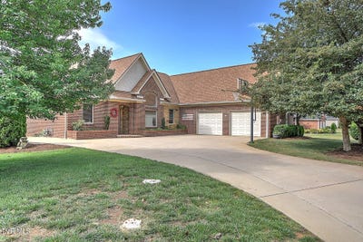 /international/us/30-e-dale-court-greeneville-tn-110109451156/