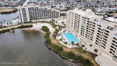 /international/us/6009-sea-ranch-drive-hudson-fl-110103156123/