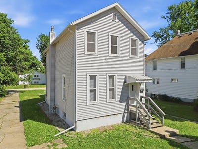 /international/us/606-avenue-c-sterling-il-110108224287/