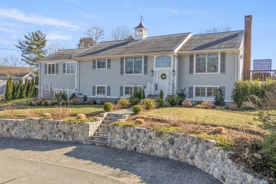 /international/us/9-fabyan-way-buzzards-bay-ma-110107204344/