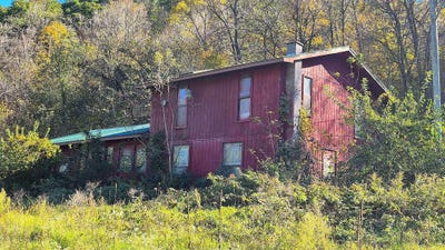 /international/us/55749-county-c-road-ferryville-wi-110120512132/