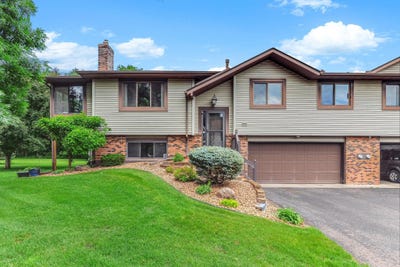 /international/us/556-donegal-circle-shoreview-mn-110109138754/