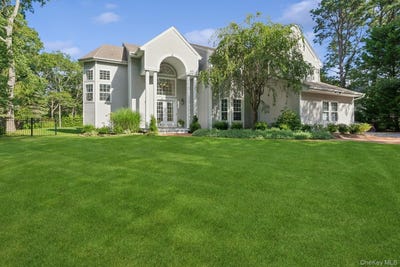 /international/us/35-hollow-lane-westhampton-ny-110102940703/