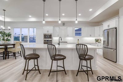 /international/us/10209-south-180-avenue-circle-omaha-ne-110106314608/