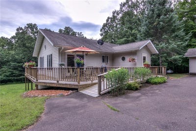 /international/us/1077-n-highway-f-birchwood-wi-110101068196/