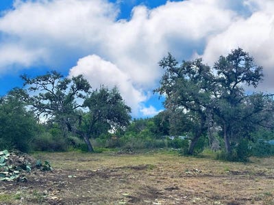 /international/us/312-w-sixth-st-camp-wood-tx-110108743150/