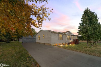 /international/us/206-208-e-minerva-street-albion-ia-110095523998/