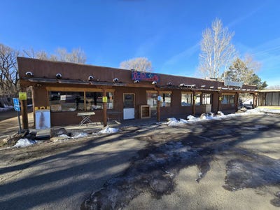 /international/us/908-910-paseo-del-pueblo-norte-taos-nm-110107267568/