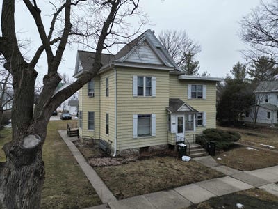/international/us/2115-walnut-street-cedar-falls-ia-110106254354/