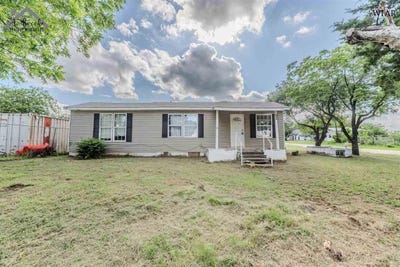 /international/us/915-n-henrietta-street-henrietta-tx-110100251769/