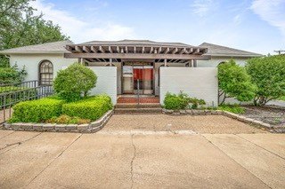 /international/us/620-4th-street-graham-tx-110103482501/