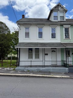 /international/us/328-e-oak-street-frackville-pa-110109111731/