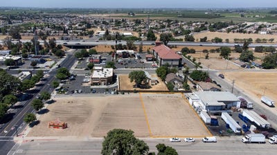 /international/us/118-9th-street-n-fowler-ca-110094788462/