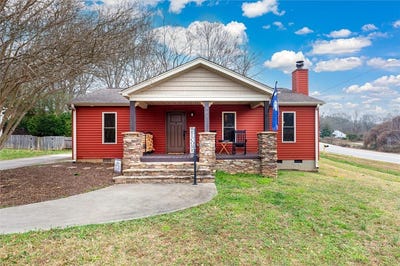 /international/us/109-s-laurel-street-walhalla-sc-110104908216/