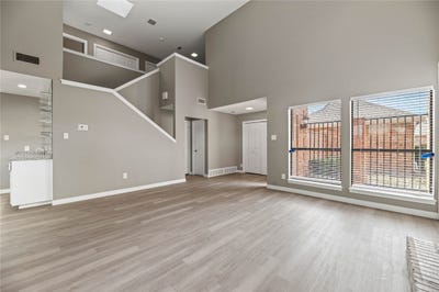 /international/us/6205-bellaire-drive-s-fort-worth-tx-110108583470/