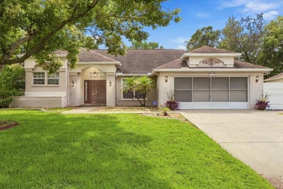 /international/us/8088-spanish-oak-drive-spring-hill-fl-110120528639/