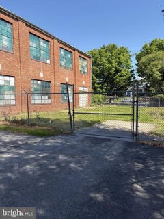 /international/us/241-e-4th-street-frederick-md-110107850531/