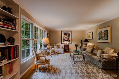 /international/us/6-burlington-lane-east-brunswick-nj-110120462507/