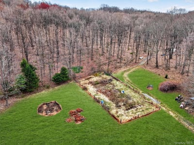 /international/us/rt-55-vineyard-avenue-highland-ny-110107694132/