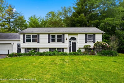/international/us/3-rock-mountain-estates-accord-ny-110103735755/