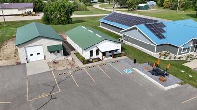 /international/us/416-s-lake-avenue-battle-lake-mn-110105268938/