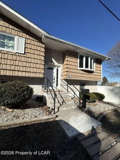 /international/us/889-north-street-freeland-pa-110108294442/