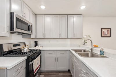 /international/us/450-e-4th-santa-ana-ca-110108257273/