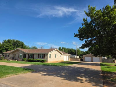 /international/us/2113-country-club-drive-childress-tx-110108490852/