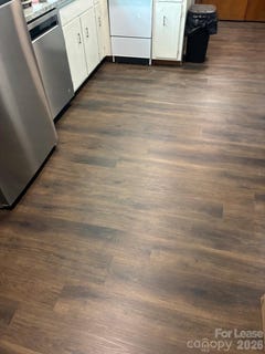 /international/us/1020-3rd-street-se-hickory-nc-110108190471/