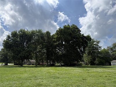 /international/us/207-n-cedar-street-cameron-mo-110108627909/