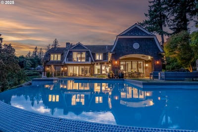 /international/us/2088-crest-dr-lakeoswego-or-110102824093/