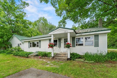 /international/us/47-hampden-road-carmel-me-110108872025/