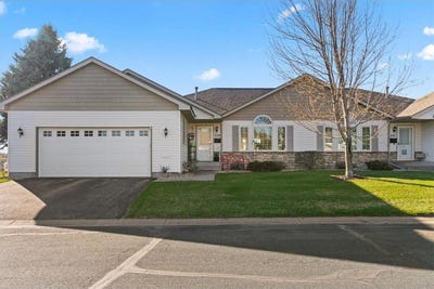 /international/us/229-bluff-drive-somerset-wi-110107509423/