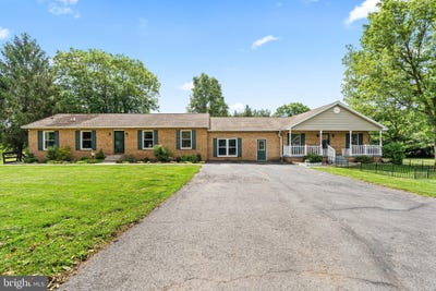 /international/us/14433-hicksville-road-clear-spring-md-110108679584/