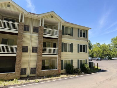 /international/us/7205-university-commons-drive-morgantown-wv-110107986516/