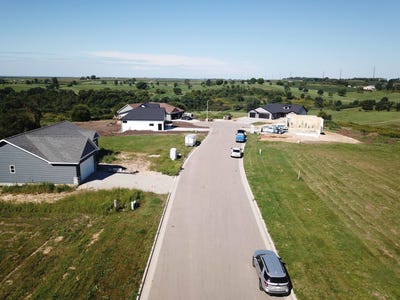 /international/us/109-garrett-drive-barneveld-wi-110094236625/