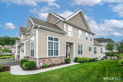 /international/us/17-great-hill-drive-bethel-ct-110109135999/