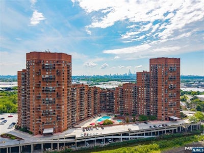 /international/us/2006-harmon-cove-tower-secaucus-nj-110109115537/