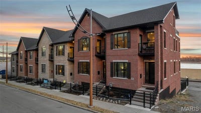 /international/us/292-n-main-street-cape-girardeau-mo-110094221827/