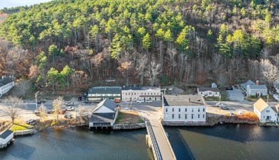 /international/us/545-white-mountain-highway-milton-nh-110107464076/