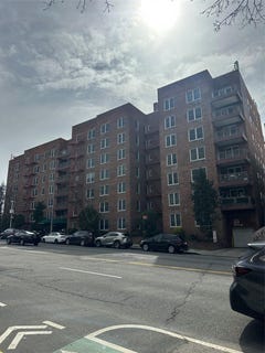 /international/us/241-20-northern-boulevard-douglaston-ny-110098824967/