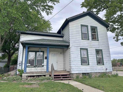 /international/us/102-union-street-janesville-wi-110108257187/