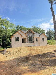 /international/us/40-highland-view-drive-riverside-al-110108448388/