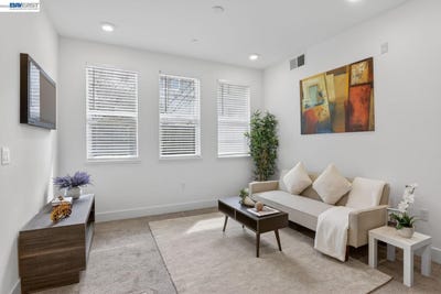 /international/us/411-rhythm-ln-hayward-ca-110107233107/