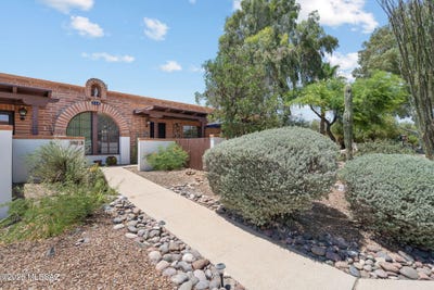 /international/us/360-s-paseo-pena-green-valley-az-110108855945/