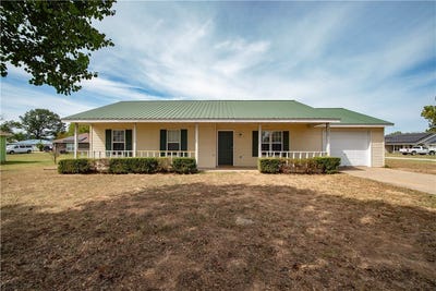 /international/us/300-estates-drive-green-forest-ar-110110363914/