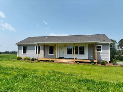 /international/us/550-kirby-bowman-road-siloam-nc-110099819934/