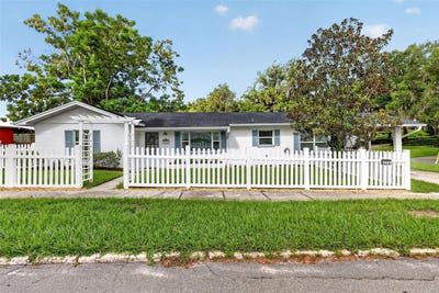 /international/us/111-s-clayton-street-mount-dora-fl-110119961686/