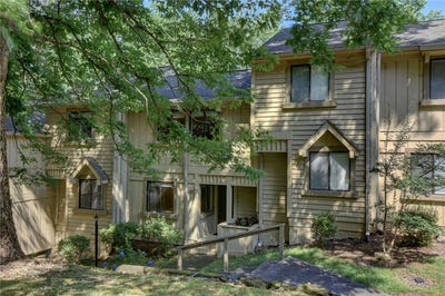 /international/us/210-harbor-cove-drive-salem-sc-110108738792/